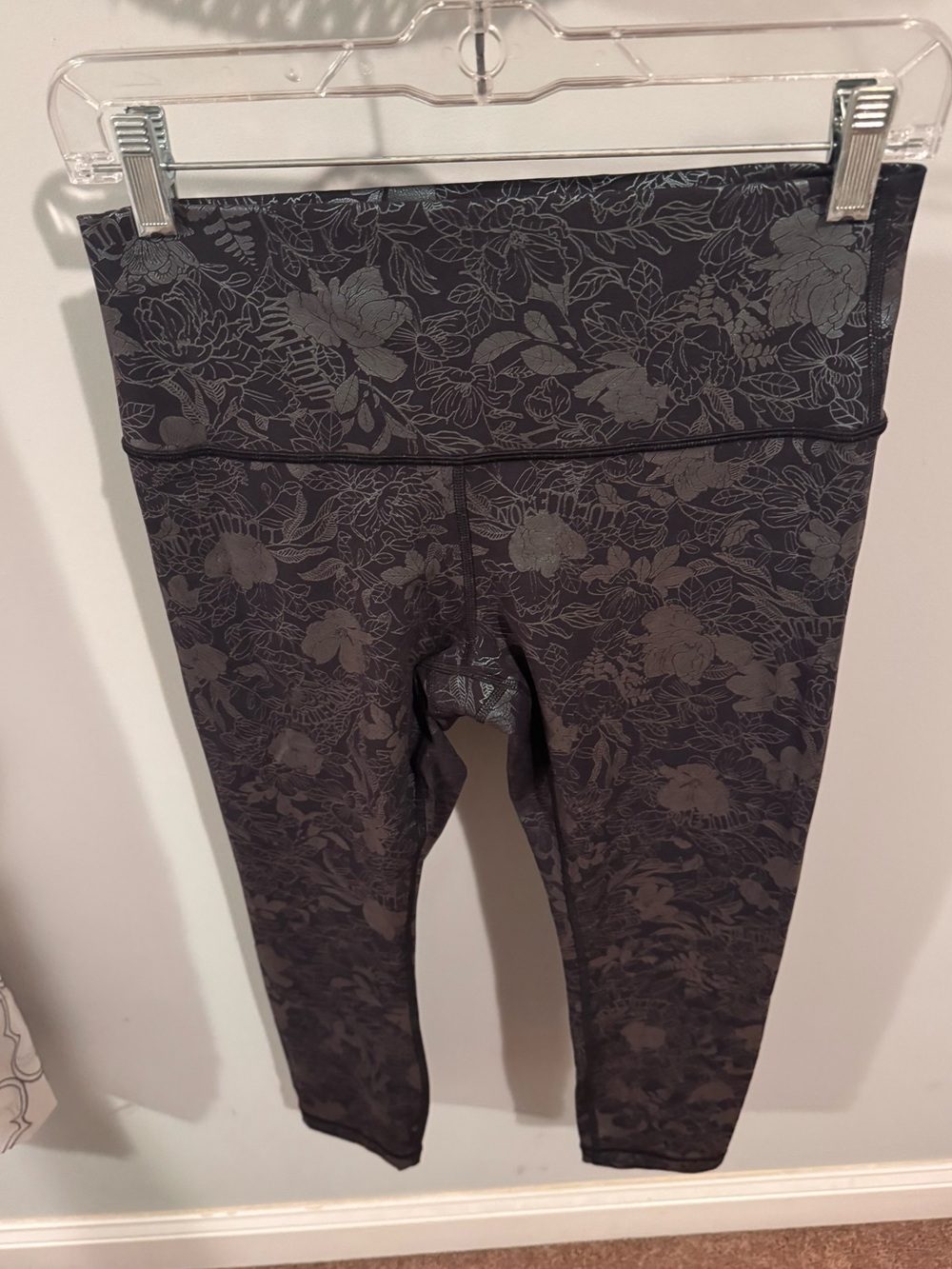 Lululemon Wunder Under High Rise Tights - size 8